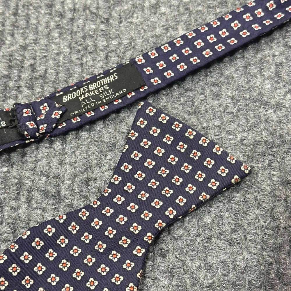 Vintage Brooks Brothers Bow Tie Mens OS Navy Blue Silk Floral Foulard England
